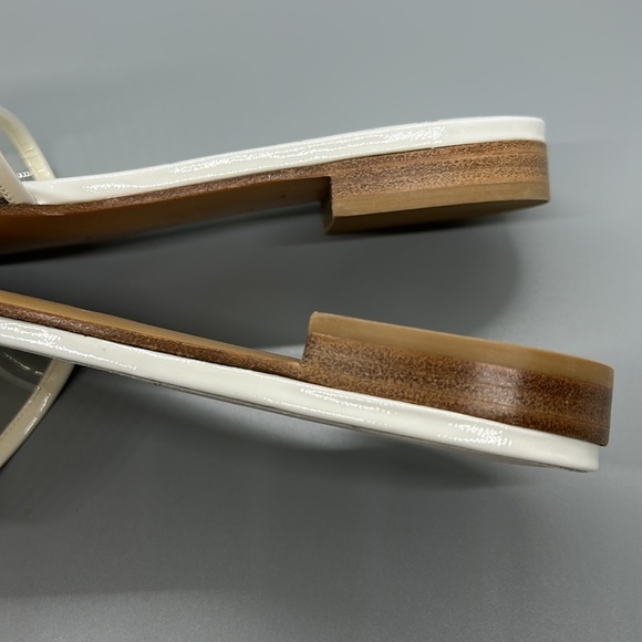 Salvatore Ferragamo Rhodes Slides. NIOB. 8.5 - Picture 8 of 11